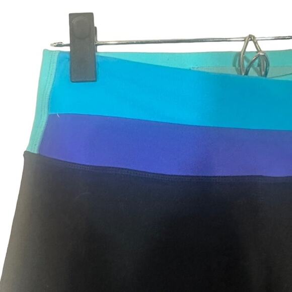 Lululemon Black & Blue Groove Athletic Crop Capri Leggings Women Sz 6 - Picture 4 of 6